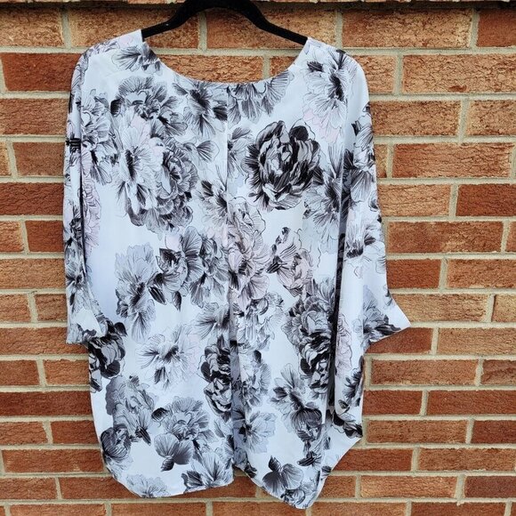 Chico's Black Label Cape Blouse Women's Size XL Floral Design Slit Sleeve - Picture 2 of 5
